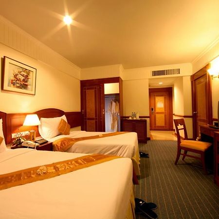 Grand Diamond City Hotel & Casino Poipet Exterior photo