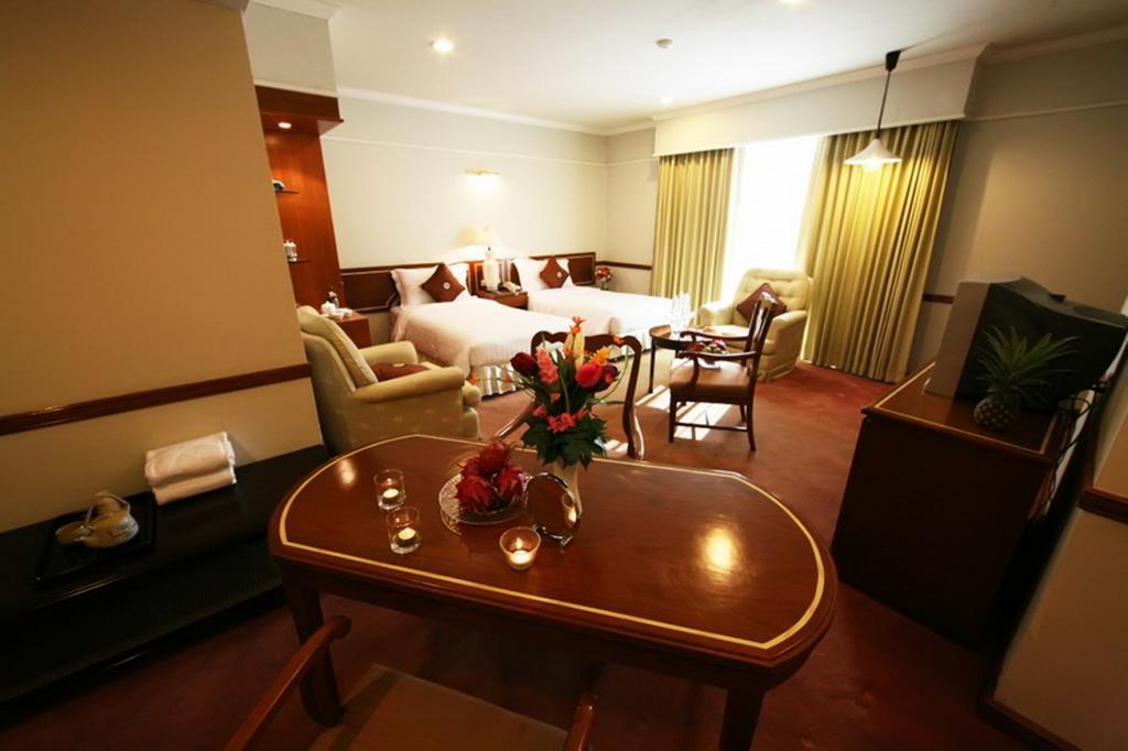 Grand Diamond City Hotel & Casino Poipet Exterior photo
