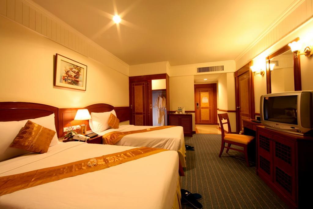 Grand Diamond City Hotel & Casino Poipet Exterior photo